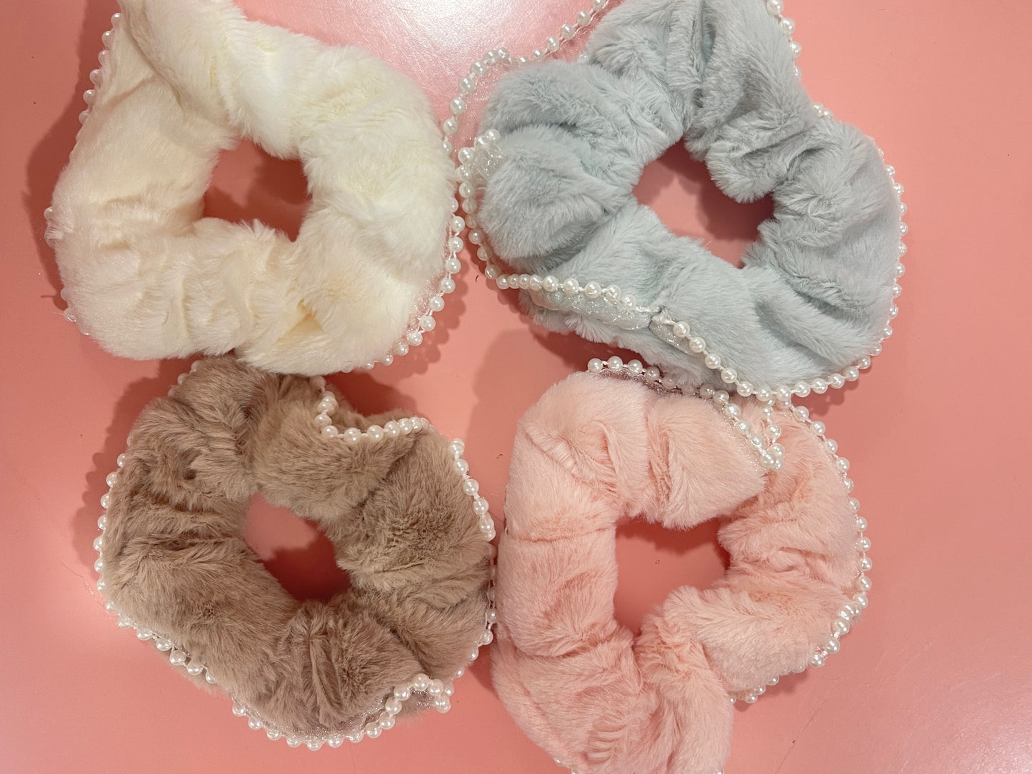 Velvet Pearl Hair Tie