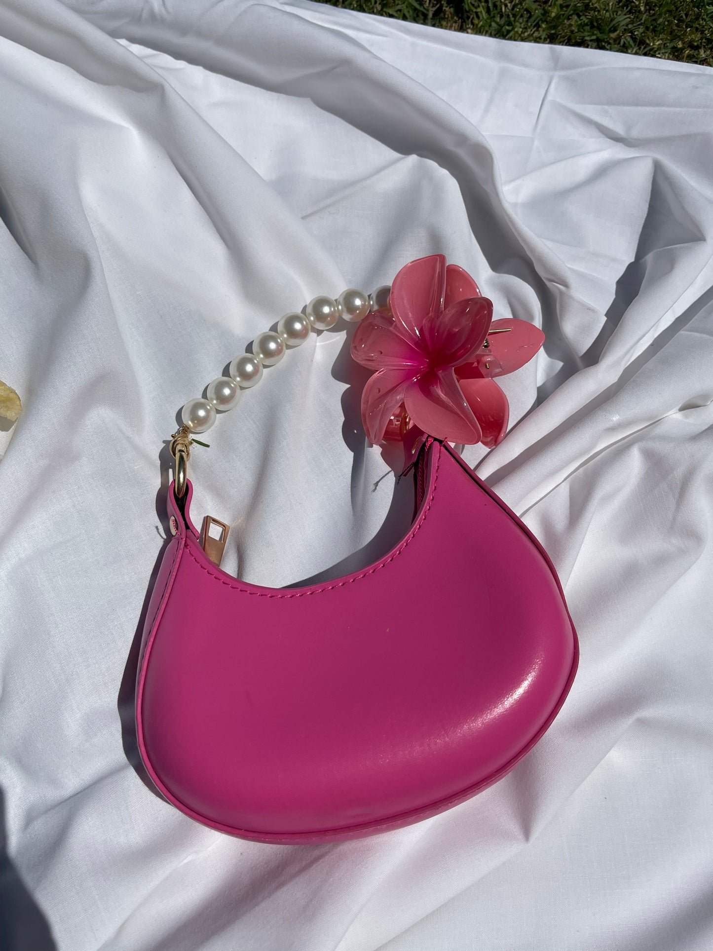 Iconic Pearly Mini Purse!