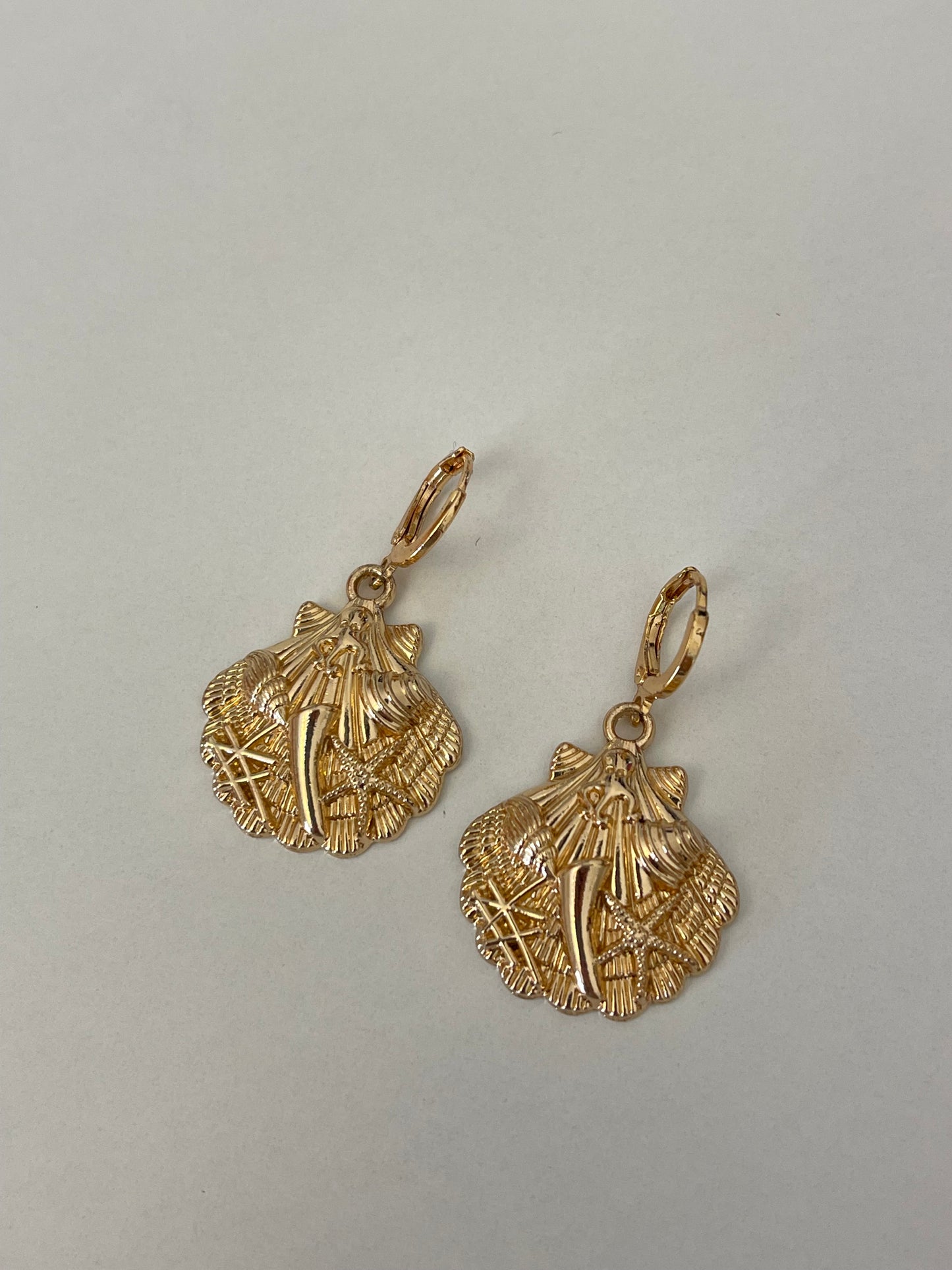 Seashell Hoop Earrings (Gold Plated)