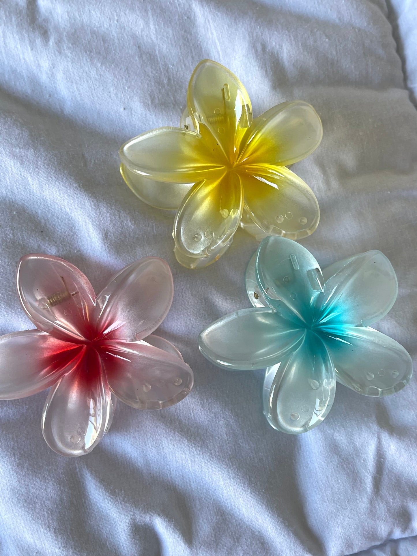 Glossy Hawaiian Claw Clip