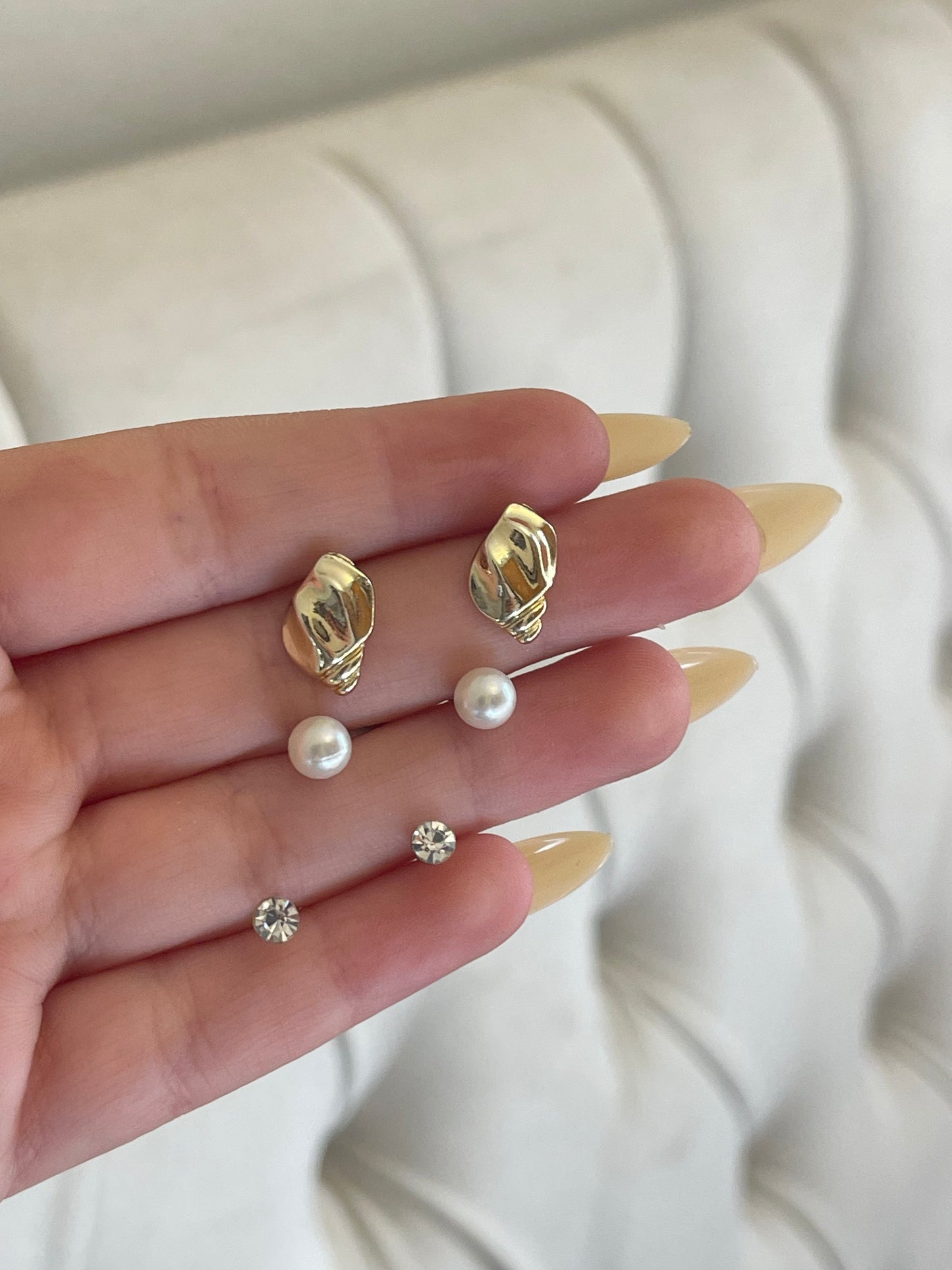 Mini Shell Pearl Ear Set