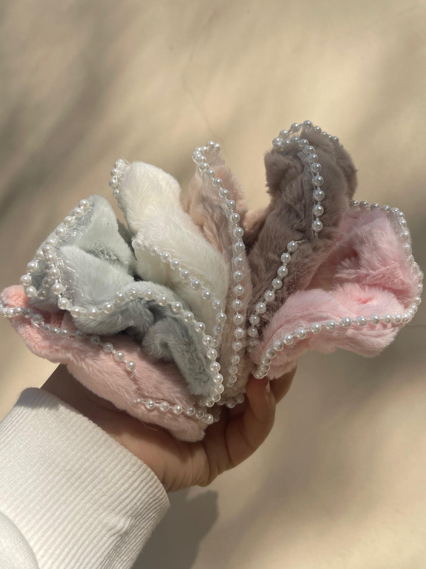 Velvet Pearl Hair Tie