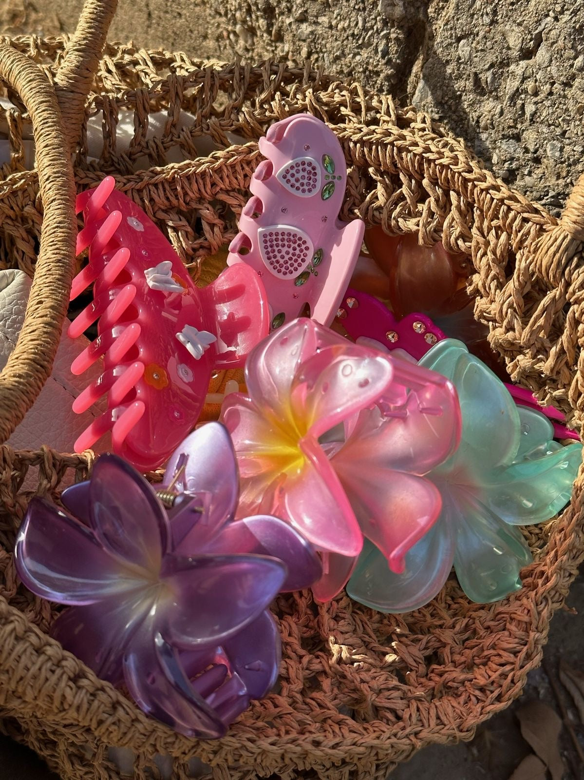 Glossy Hawaiian Claw Clip
