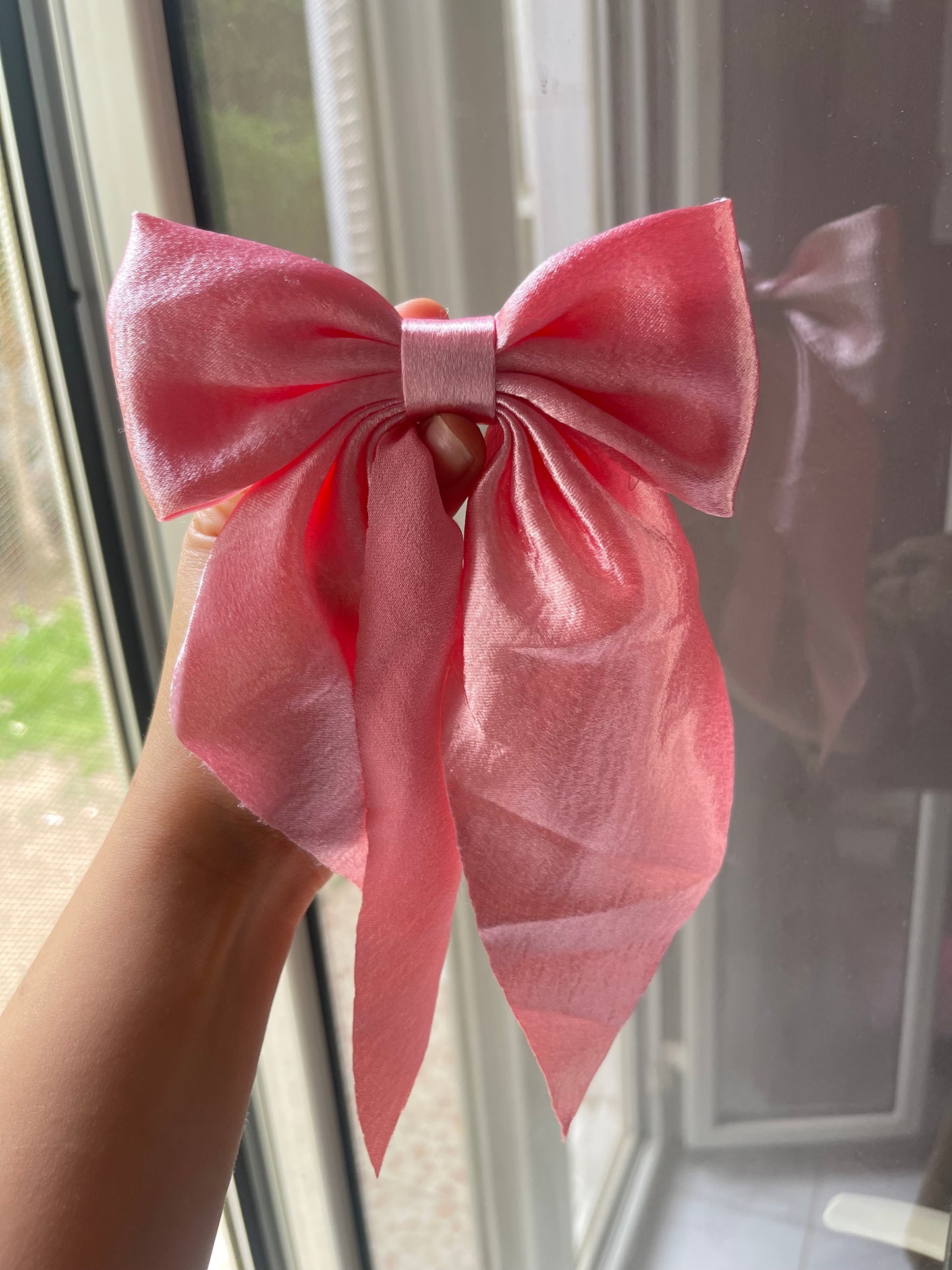 Sleek It-Girl Bow tie Hair Tie