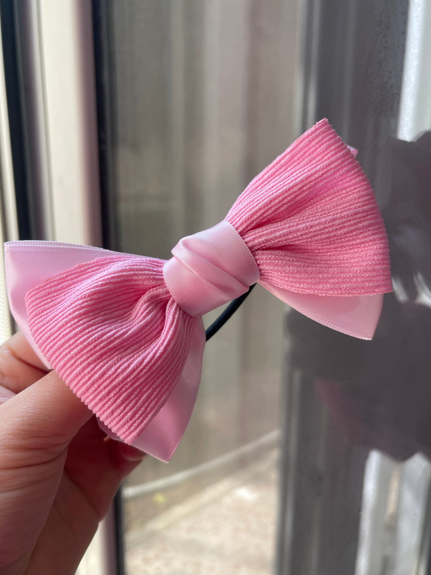 It-Girl Bow Tie-Hairband