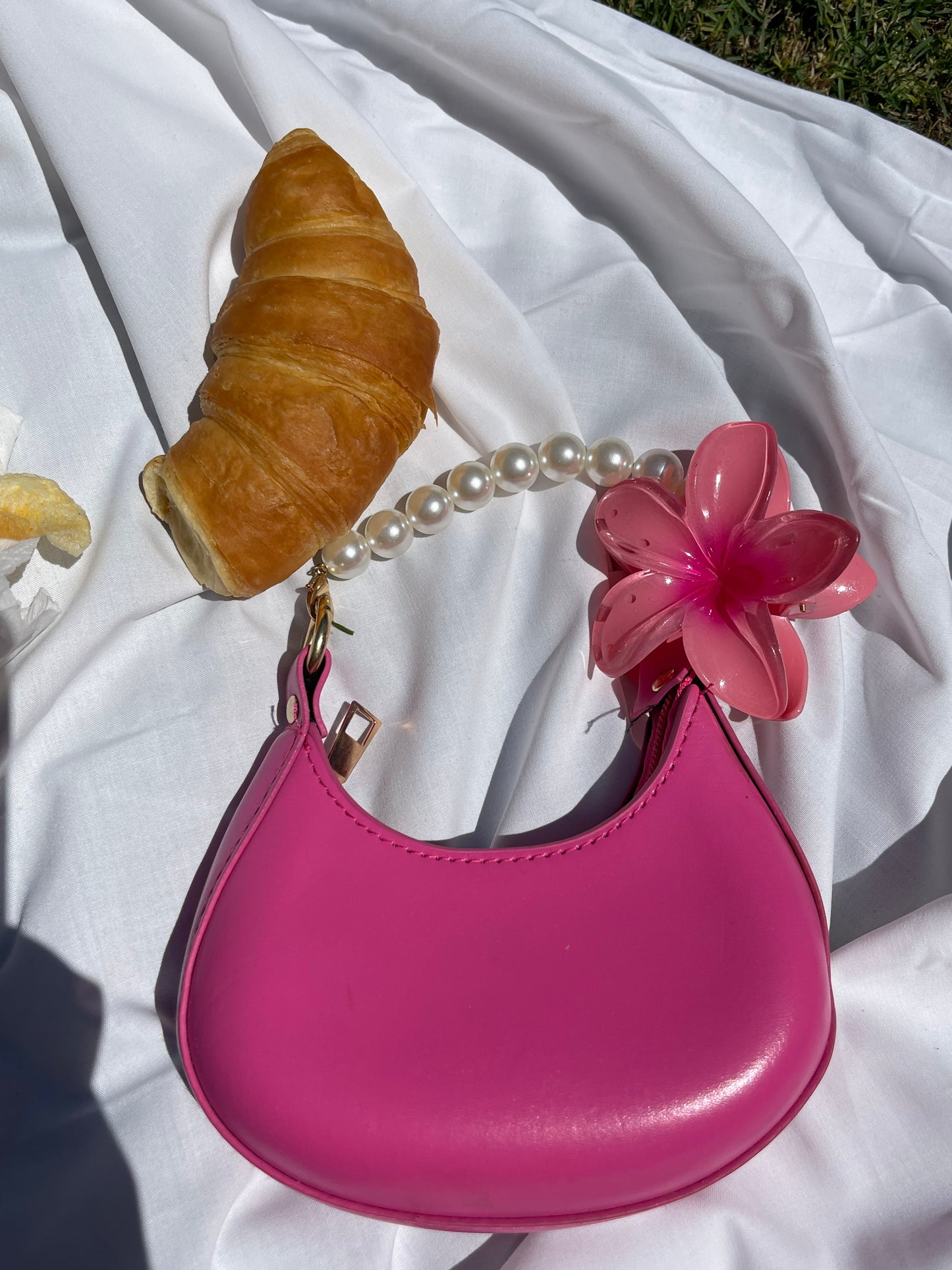 Iconic Pearly Mini Purse!