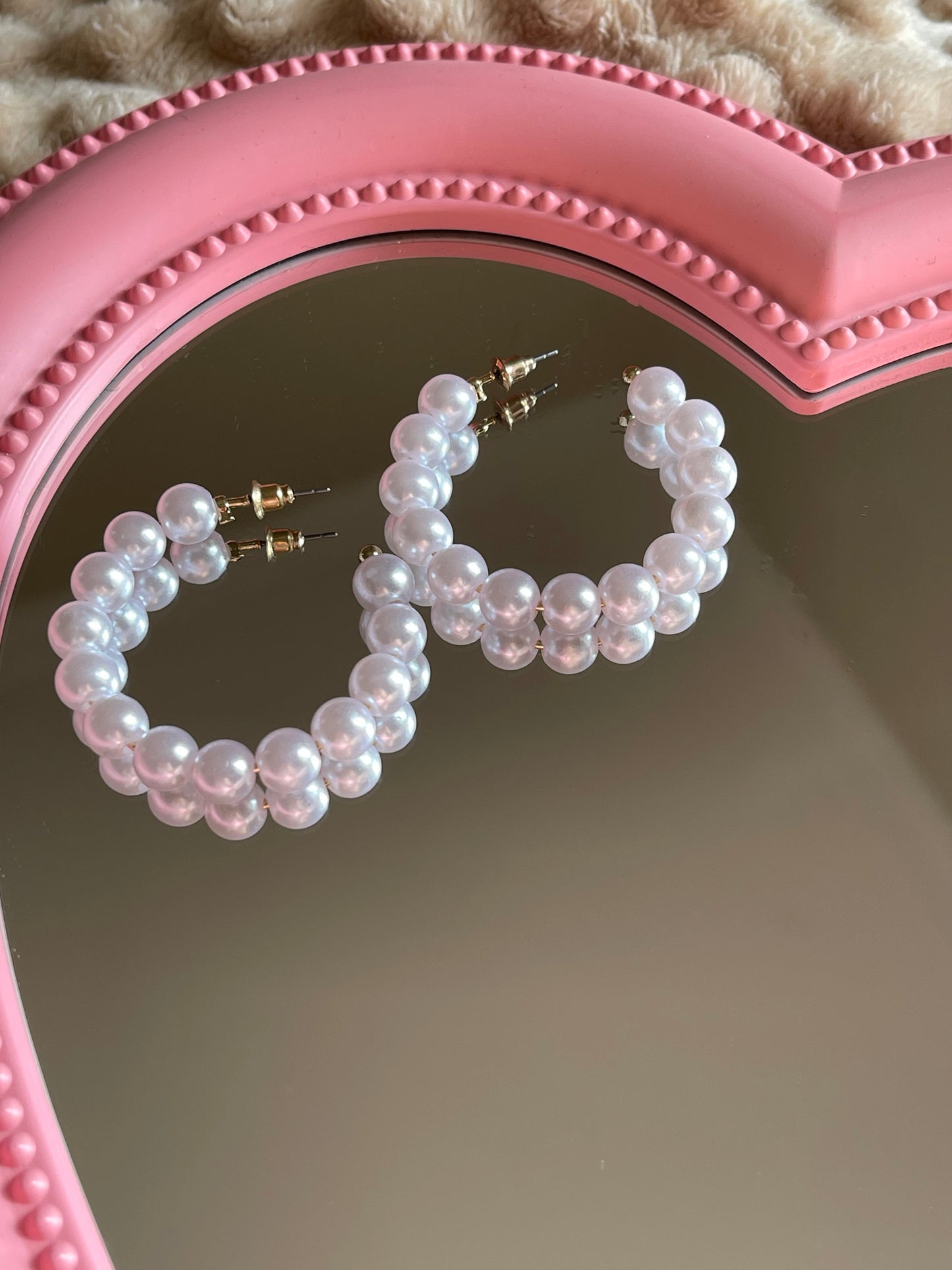 Minimal Pearl Hoop Earrings 2.0