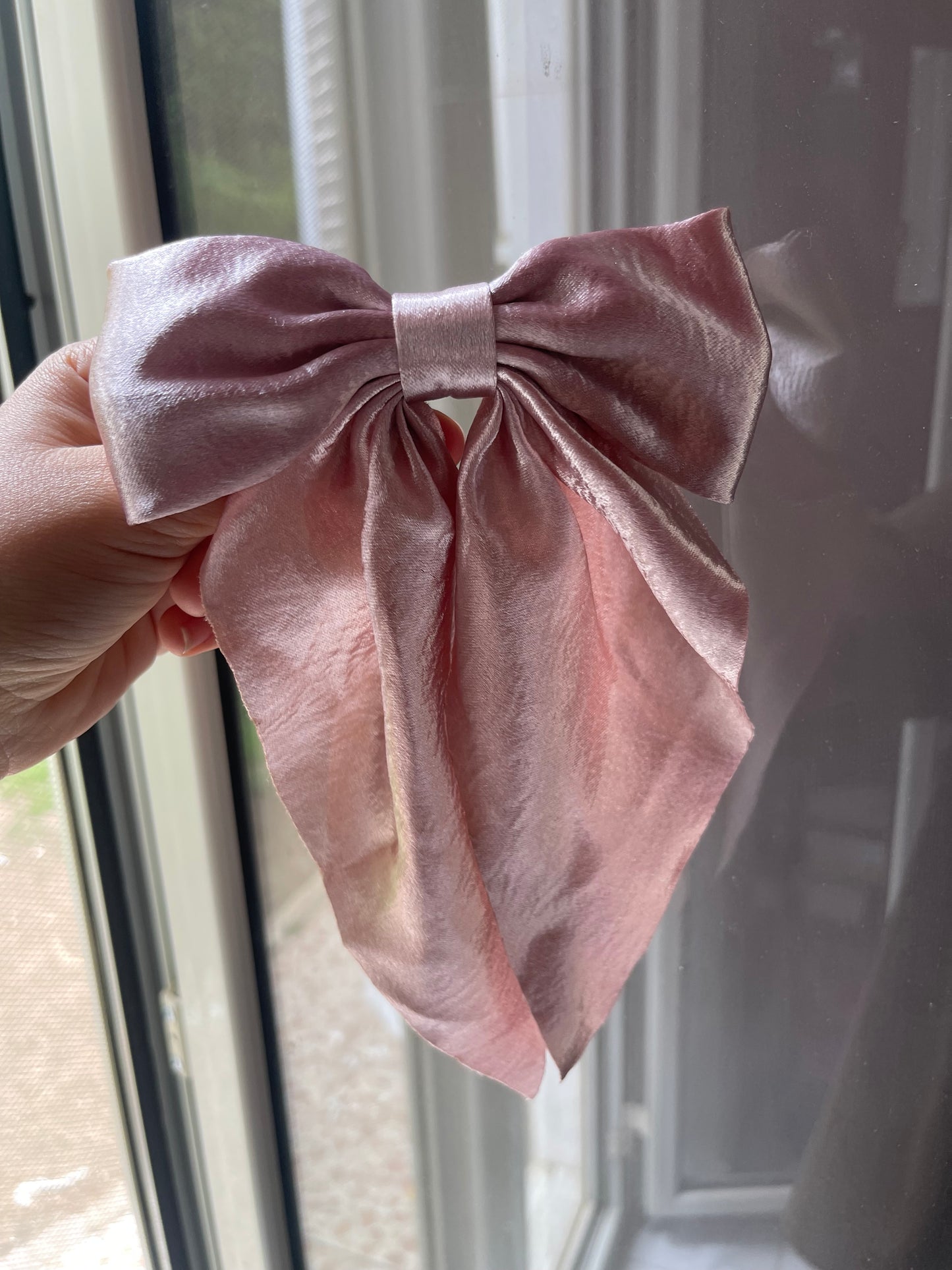 Sleek It-Girl Bow tie Hair Tie