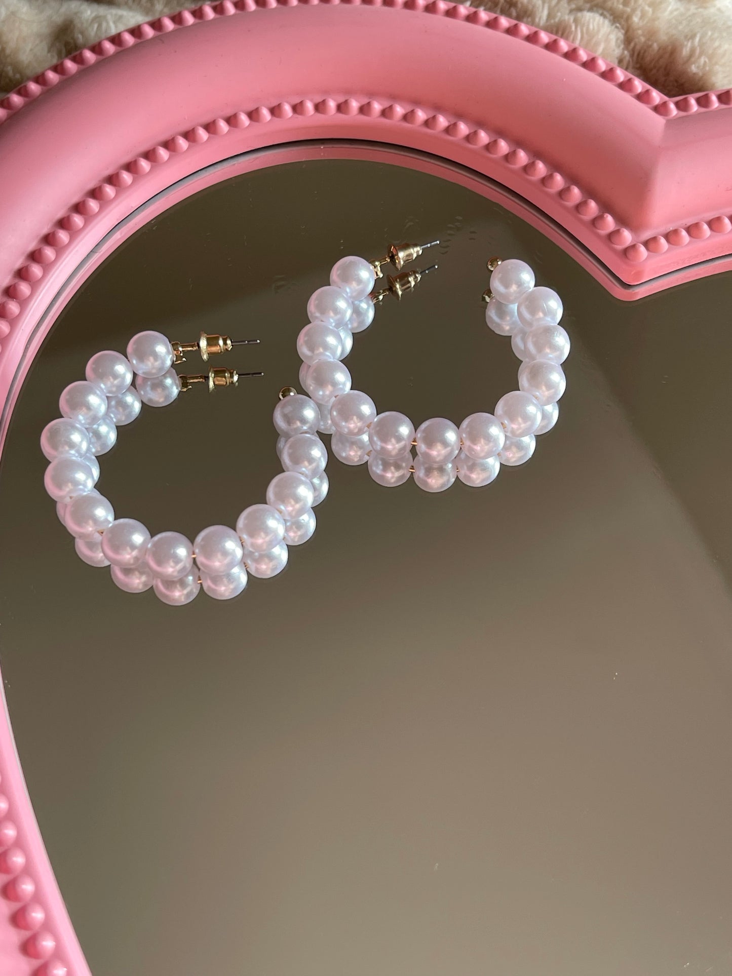 Minimal Pearl Hoop Earrings 2.0