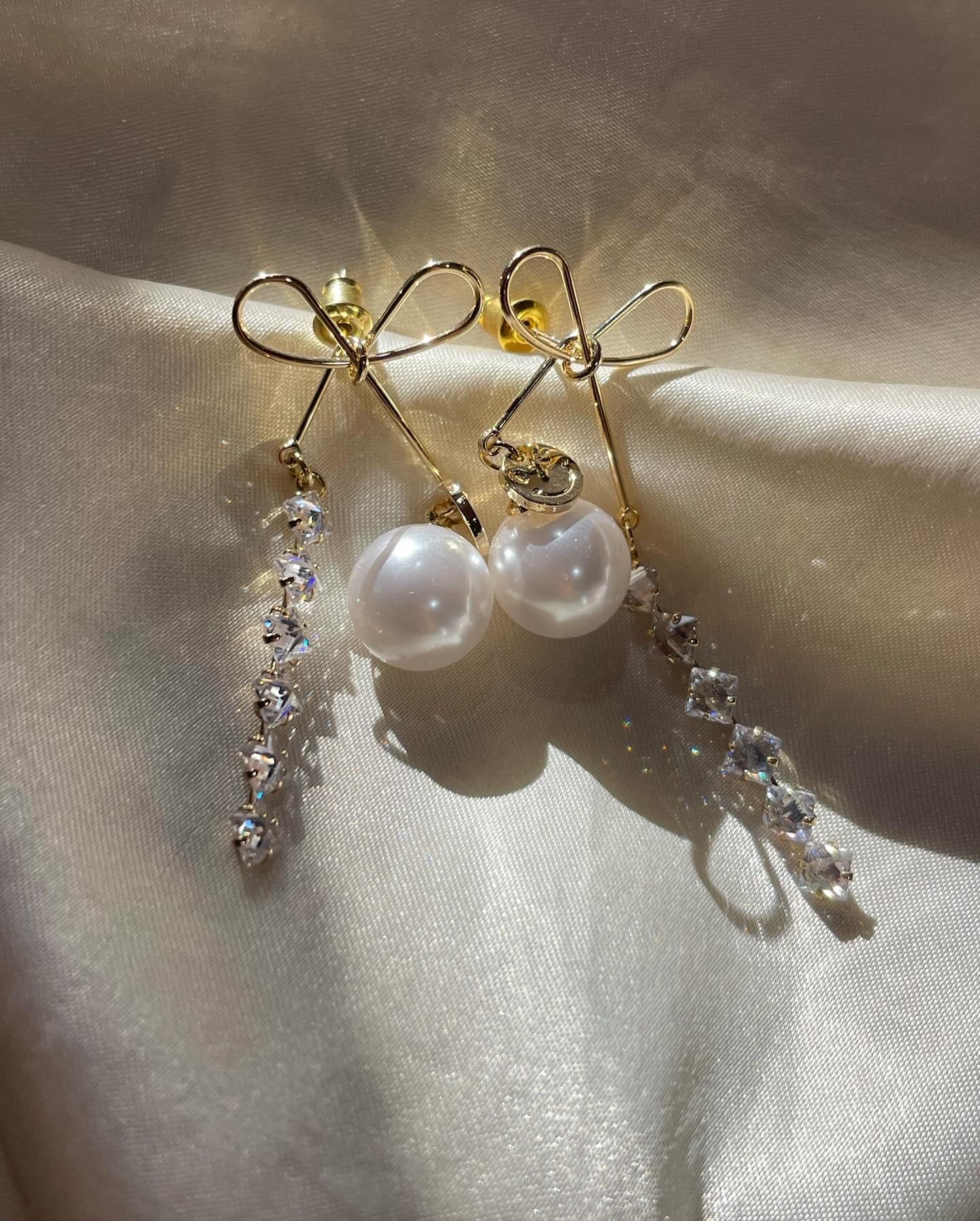 Crystal Bow-Pearl Earrings