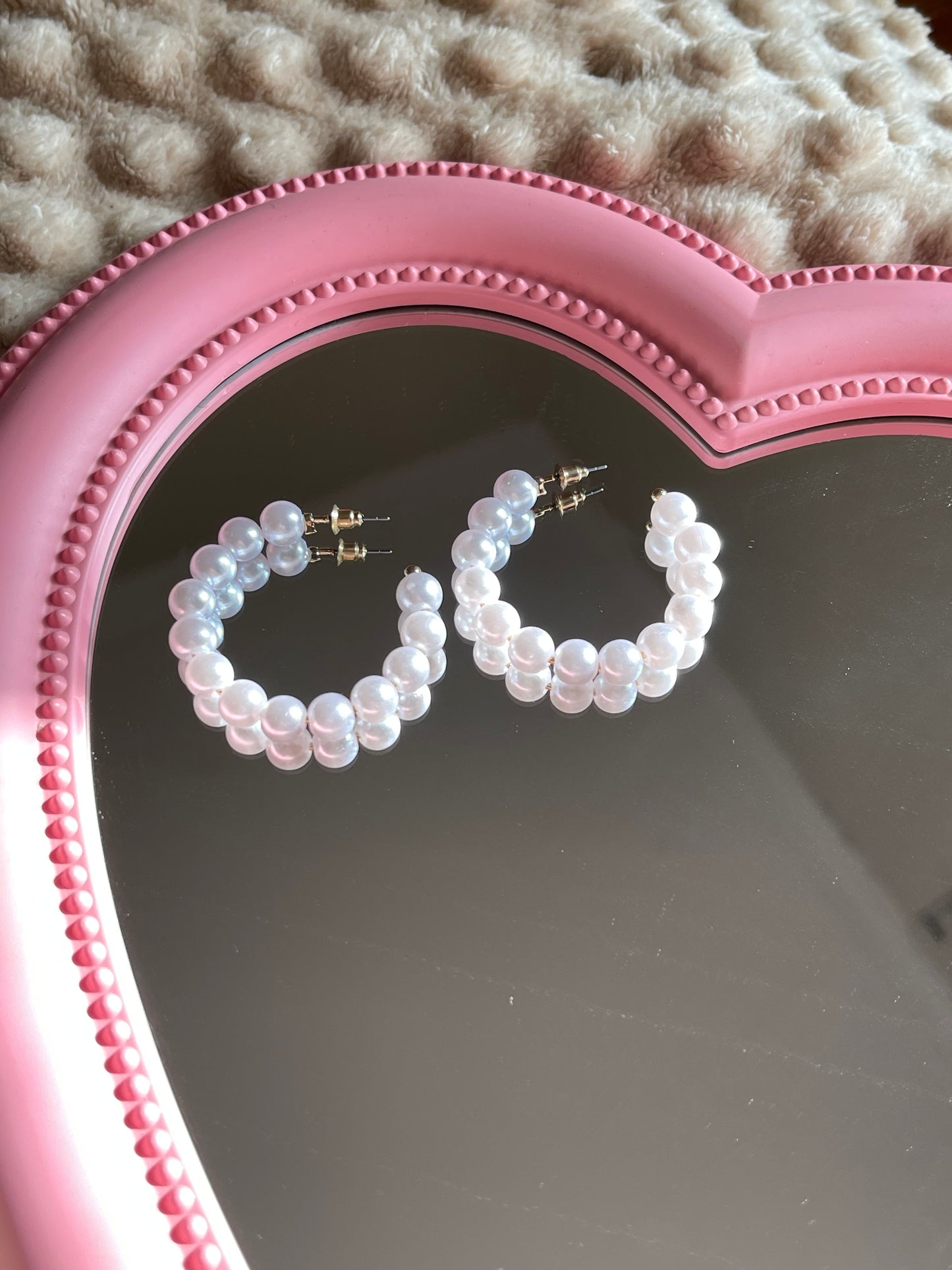 Minimal Pearl Hoop Earrings 2.0