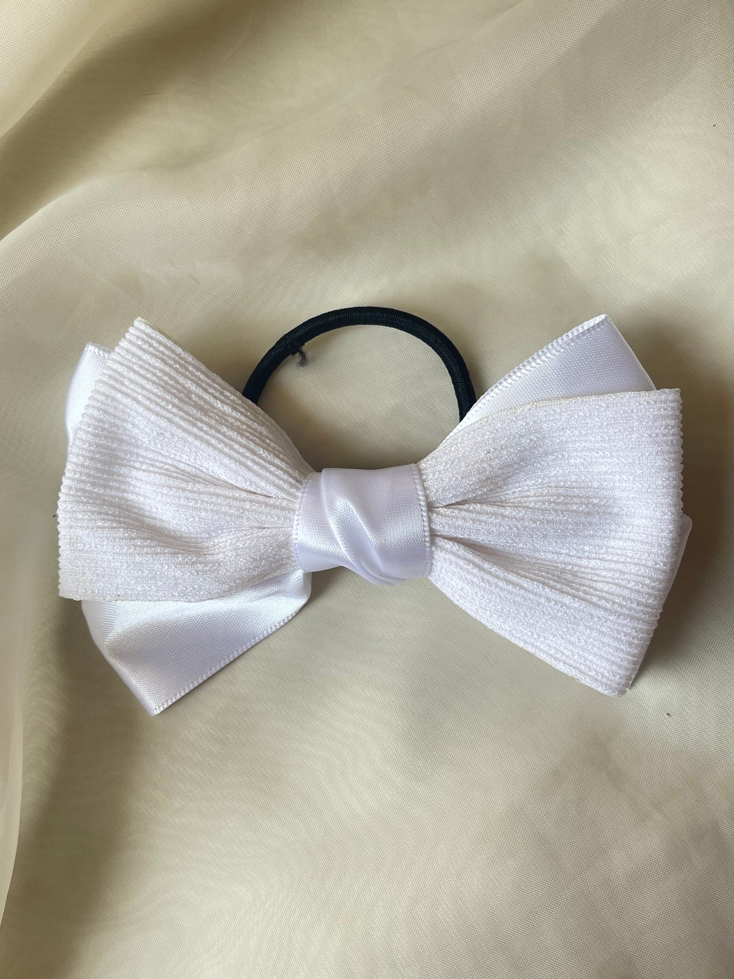 It-Girl Bow Tie-Hairband