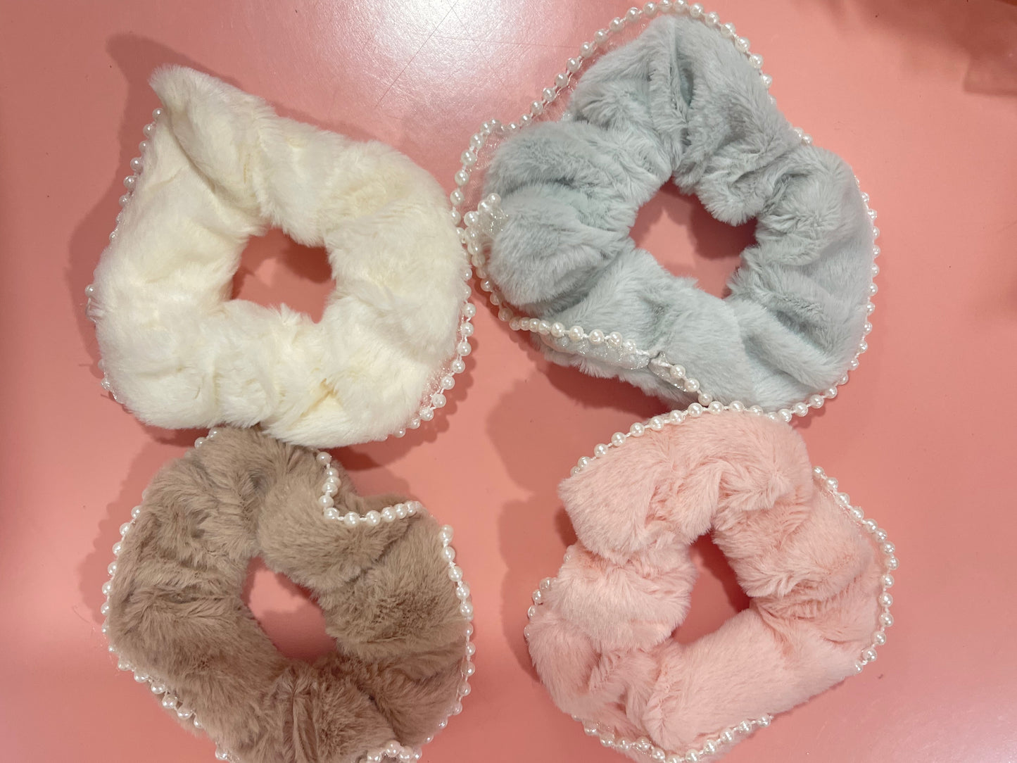 Velvet Pearl Hair Tie