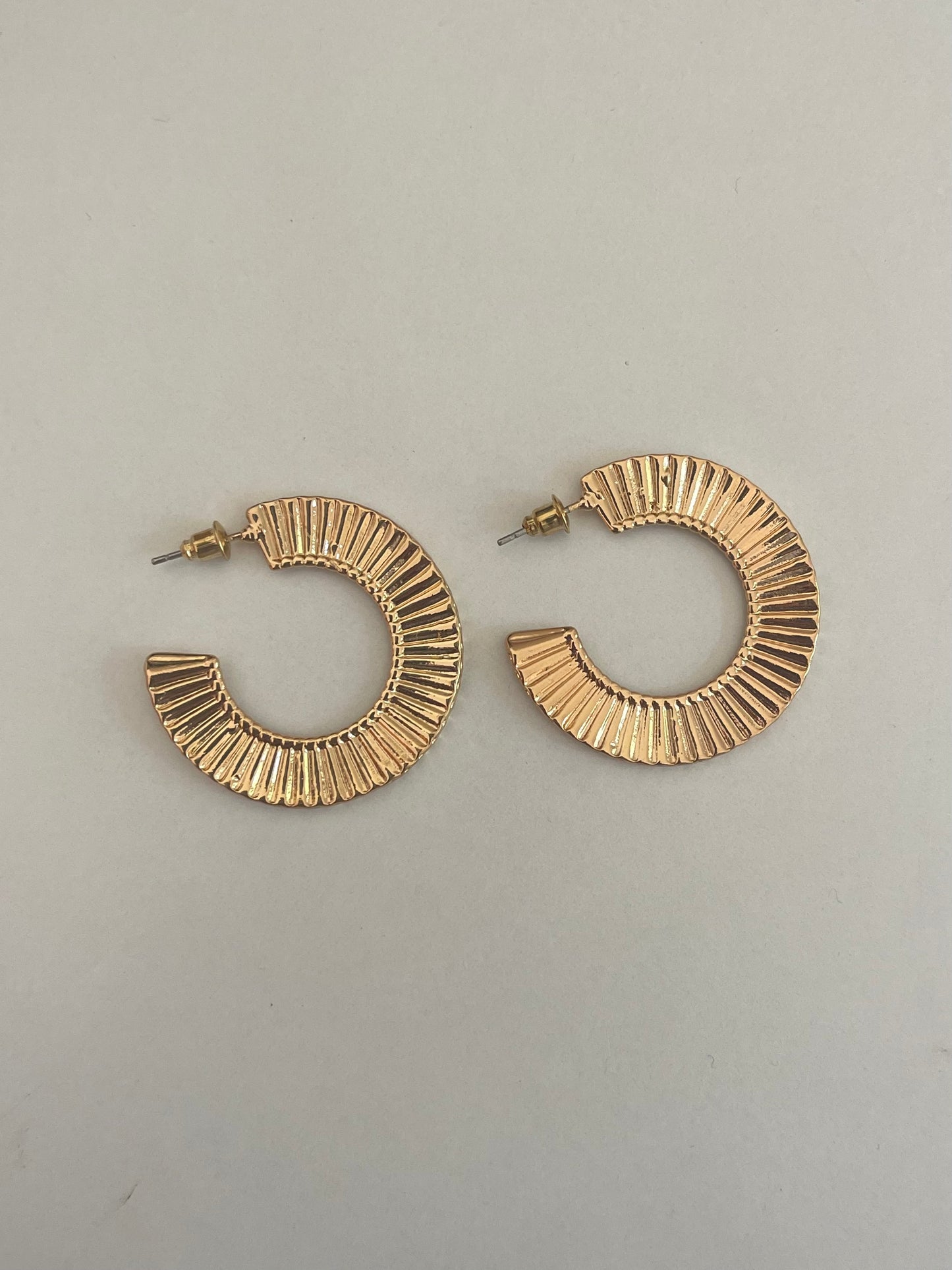 Basic Corrugated Hoop Earrings