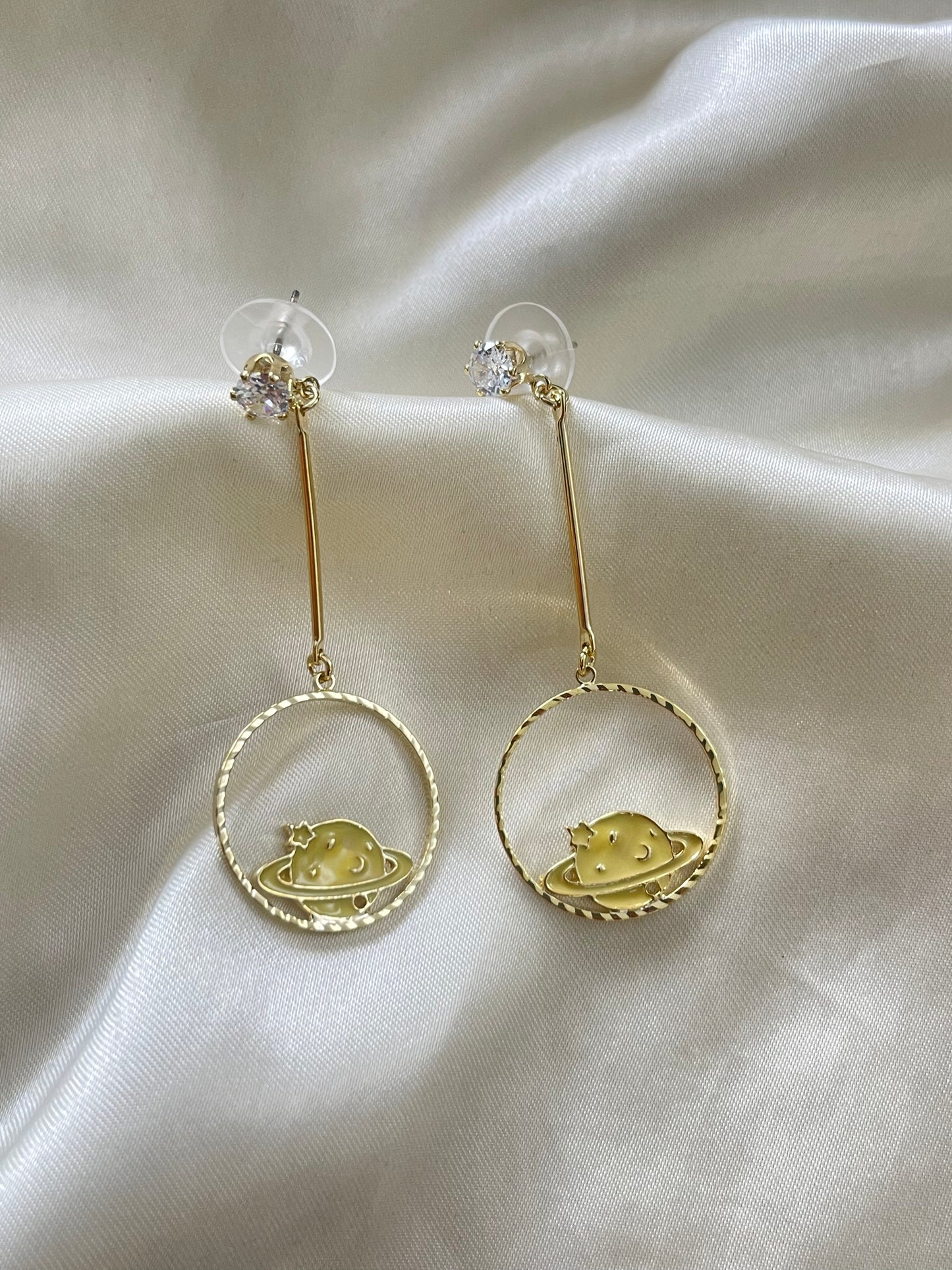 Yellow Saturn Dangle Earring✨🪐