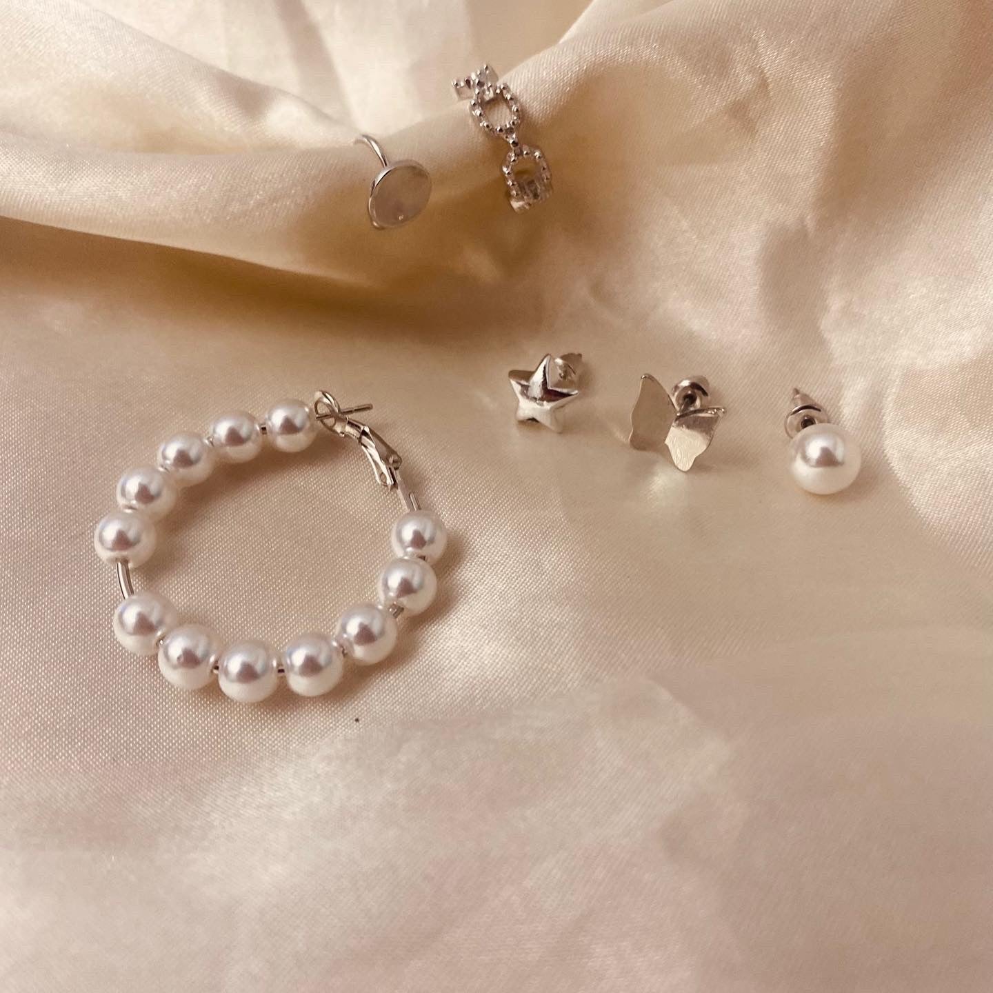 Butterfly Pearl Ear Set