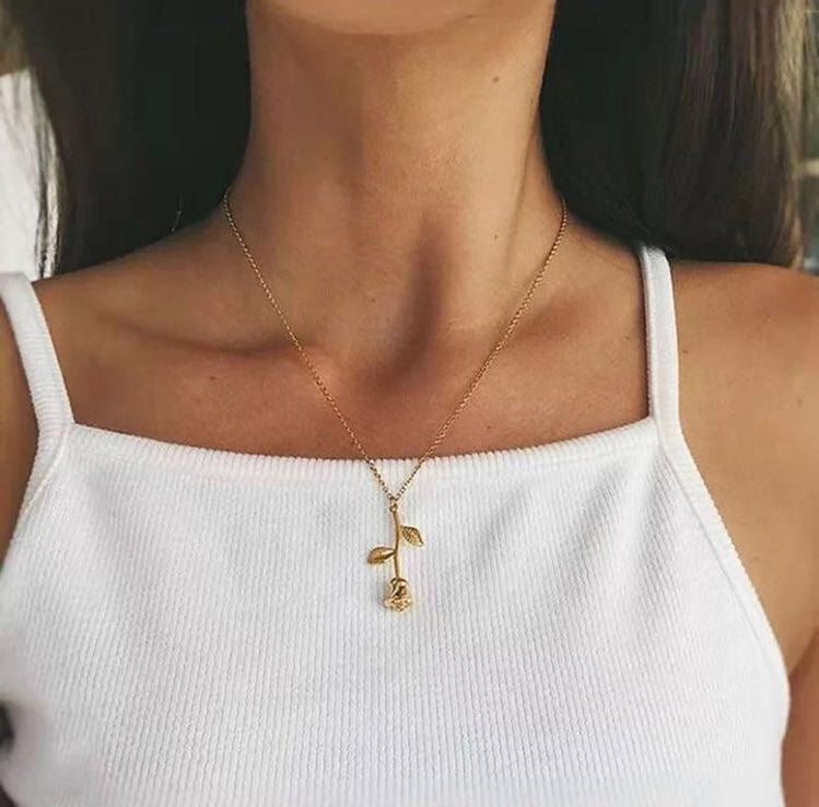 Dainty Pendant Necklaces