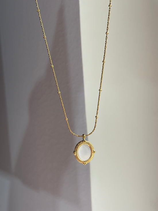 Dainty Frame Necklace