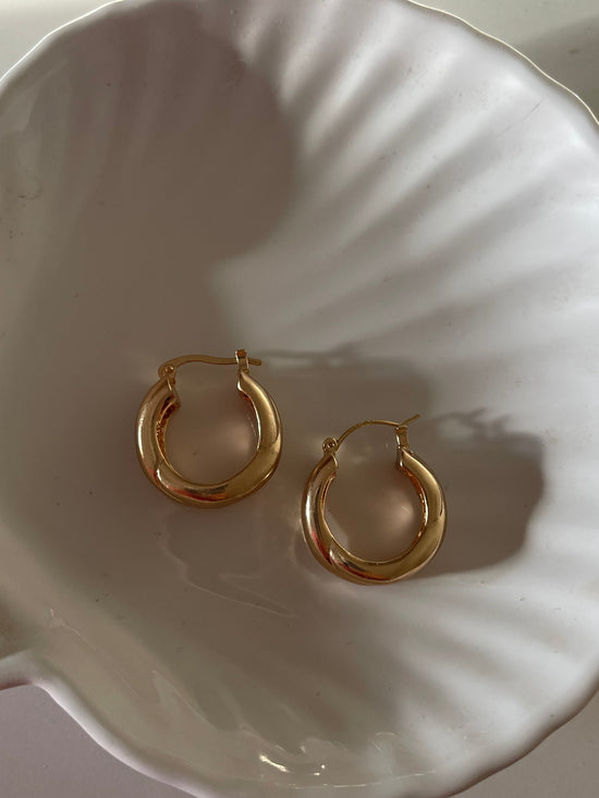 Minimal Hoop Earrings