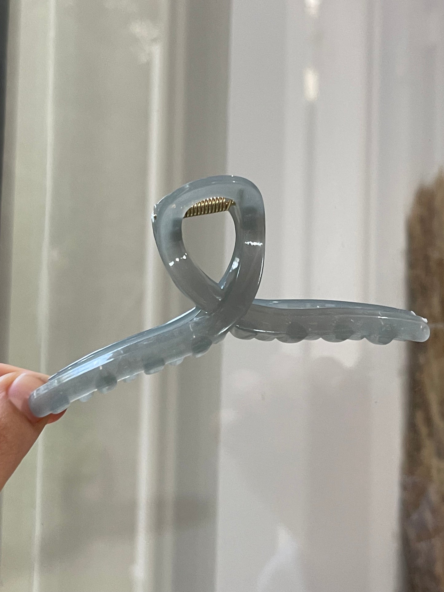 Acrylic Loop Claw Clip