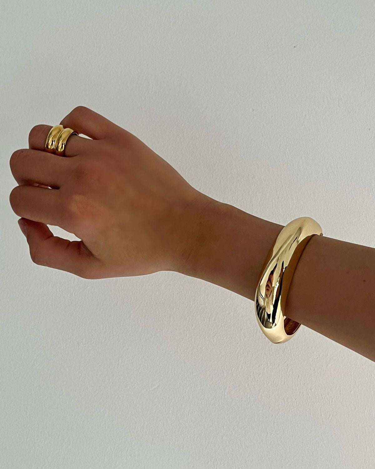 Chunky Gold Bangle (Gold Plated)