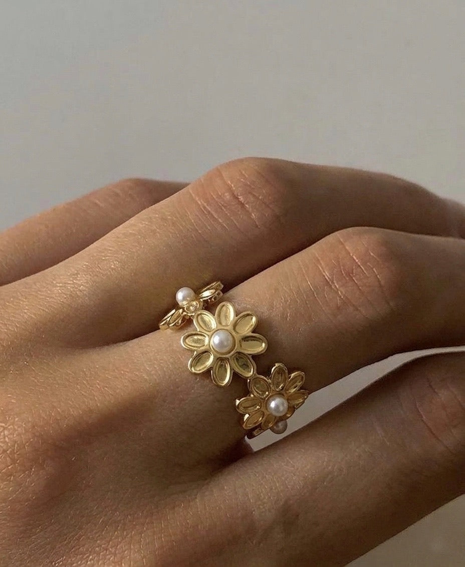 Dainty Flower Pearl Ring (Stainless Steel)
