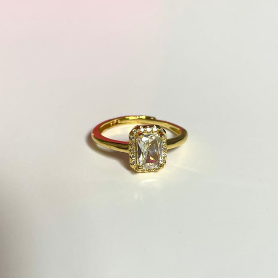 Pretty Stone Ring (Gold-plated/ adjustable)
