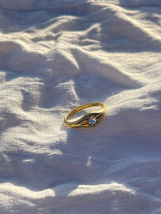 Dainty Crystal Ring (Stainless Steel)