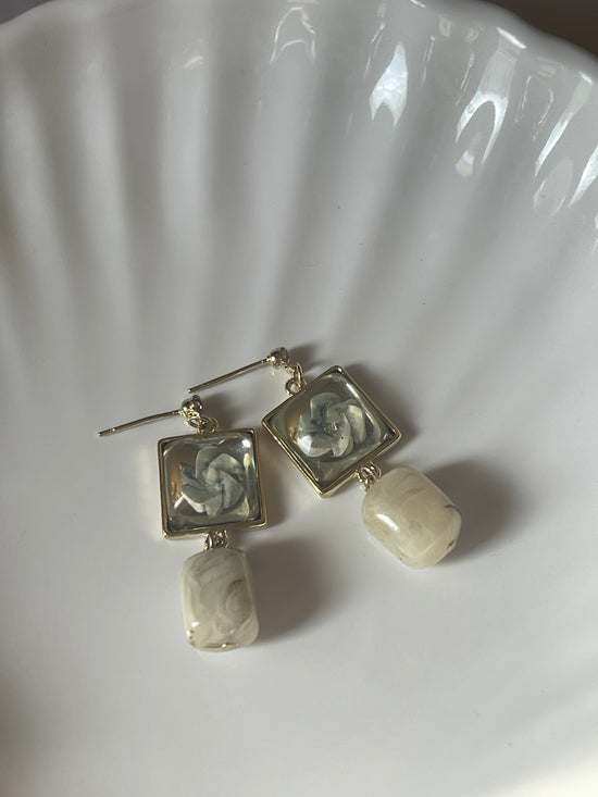 Marble Pearl Earrings