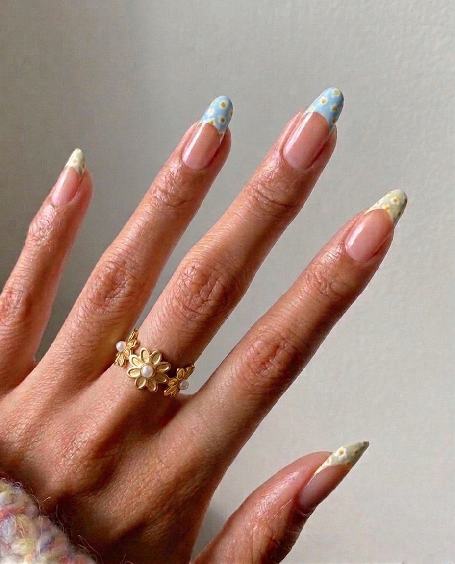 Dainty Flower Pearl Ring (Stainless Steel)