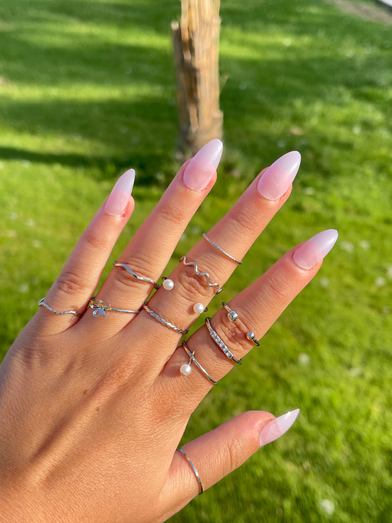 Dainty Flower Ring Set