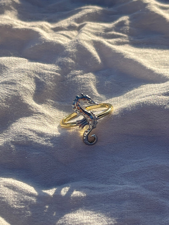 Iconic Seahorse Ring (Gold Plated)