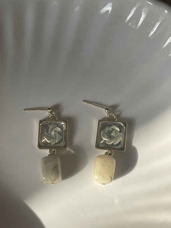 Marble Pearl Earrings