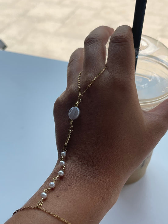 Perfect Pearl Hand Chain 2.0