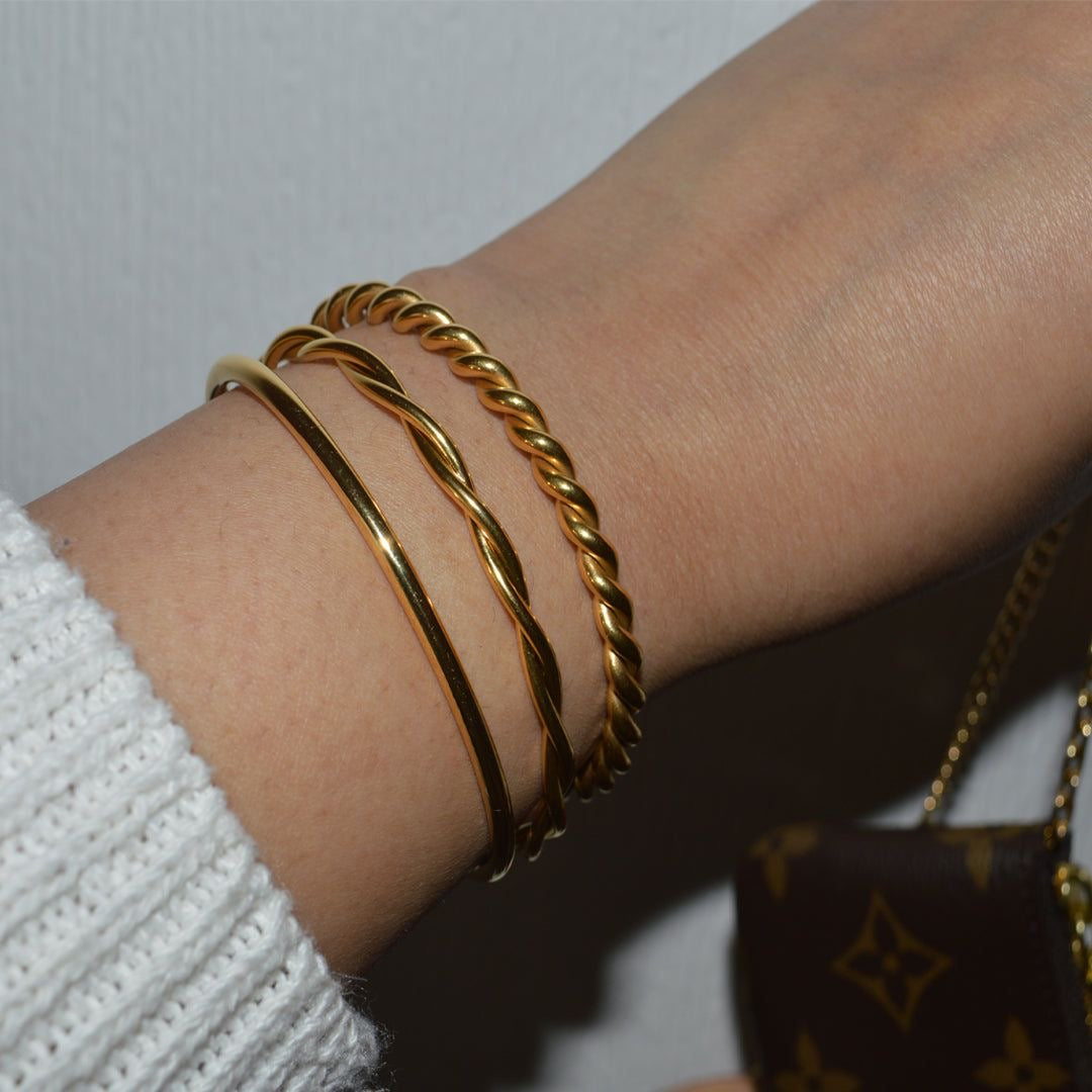 Thin Gold Bangle (stainless steel)