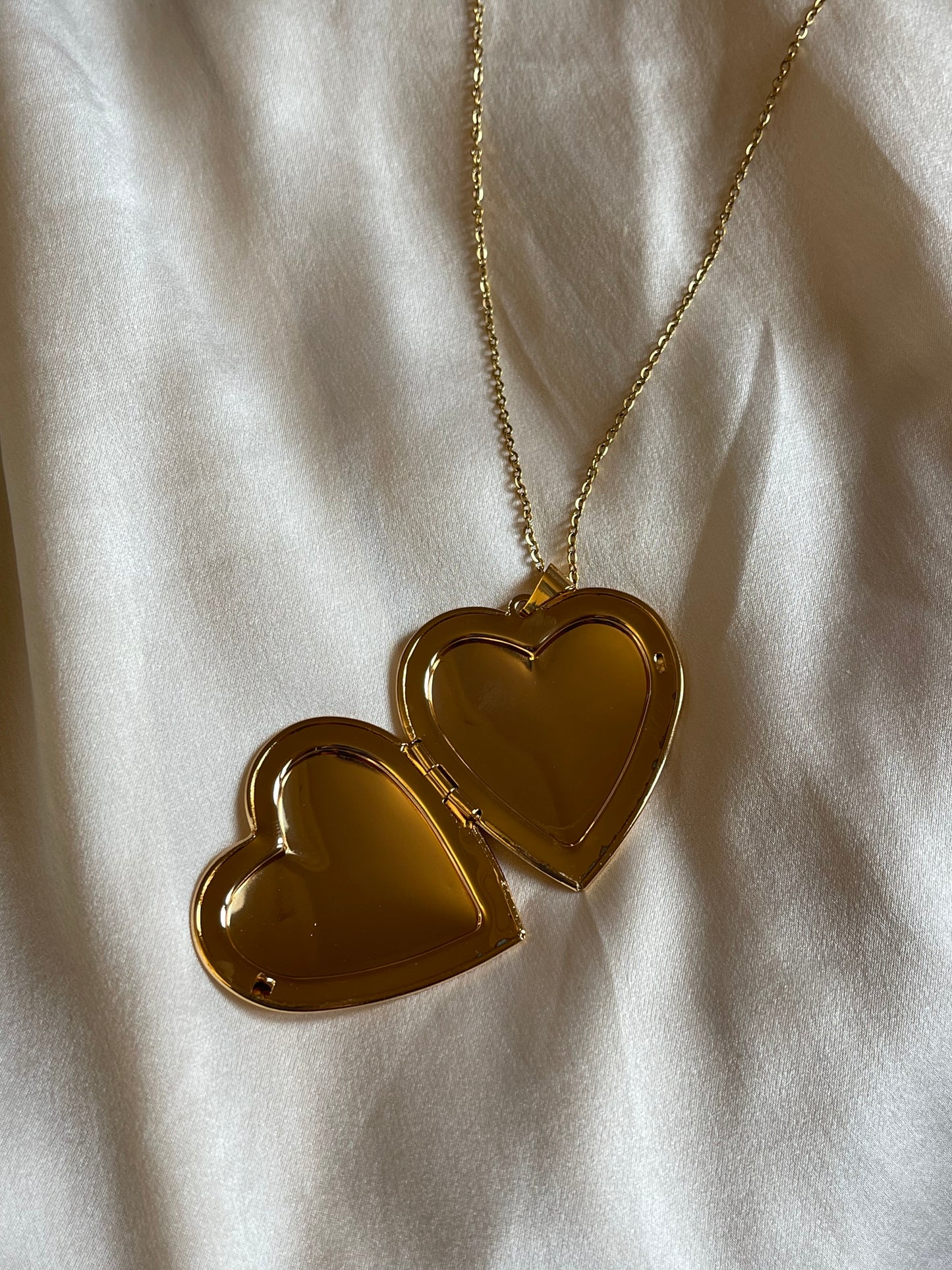 Heart Locket Necklace 2.0 (Gold Plated)