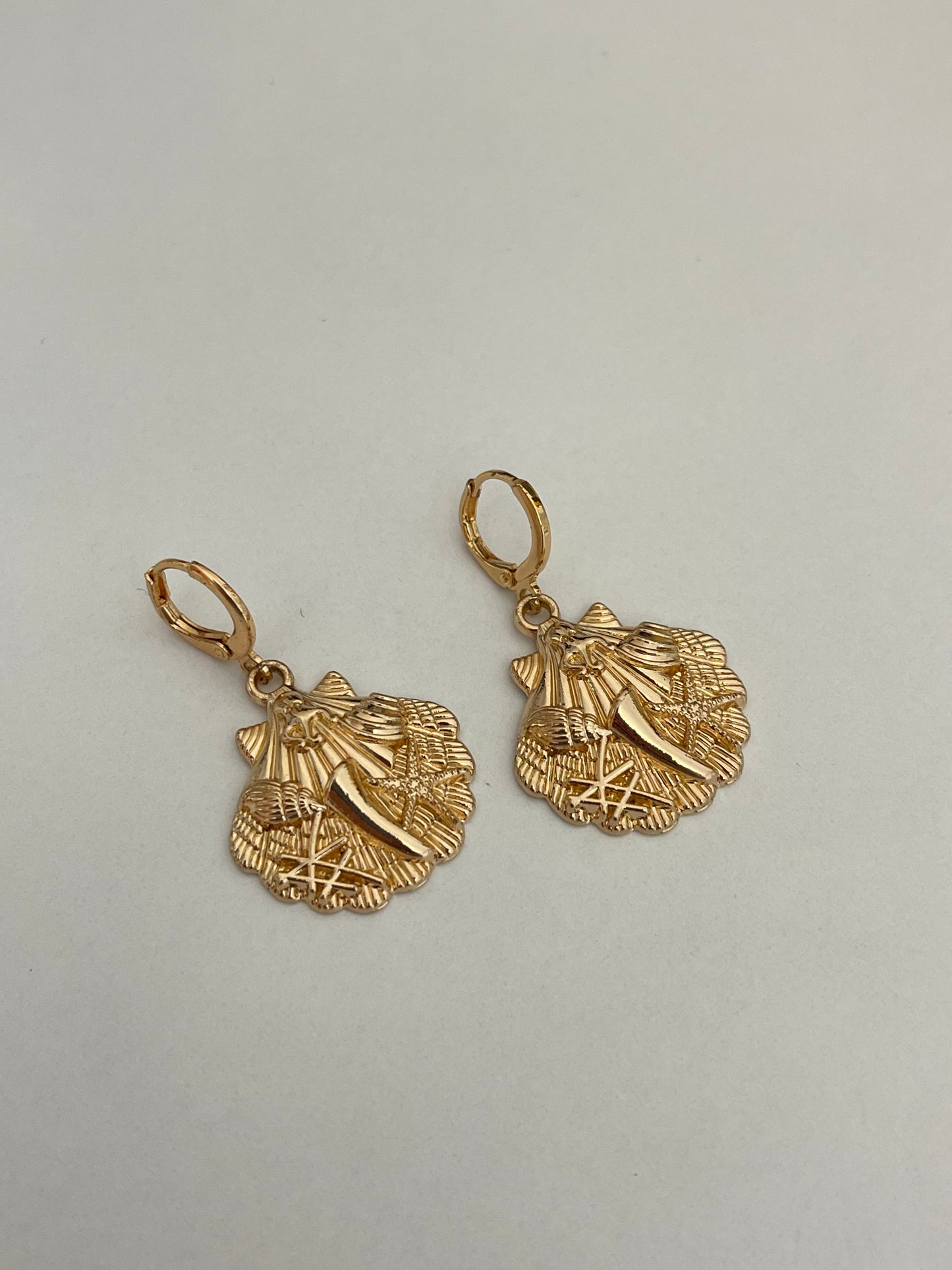Seashell Hoop Earrings (Gold Plated)