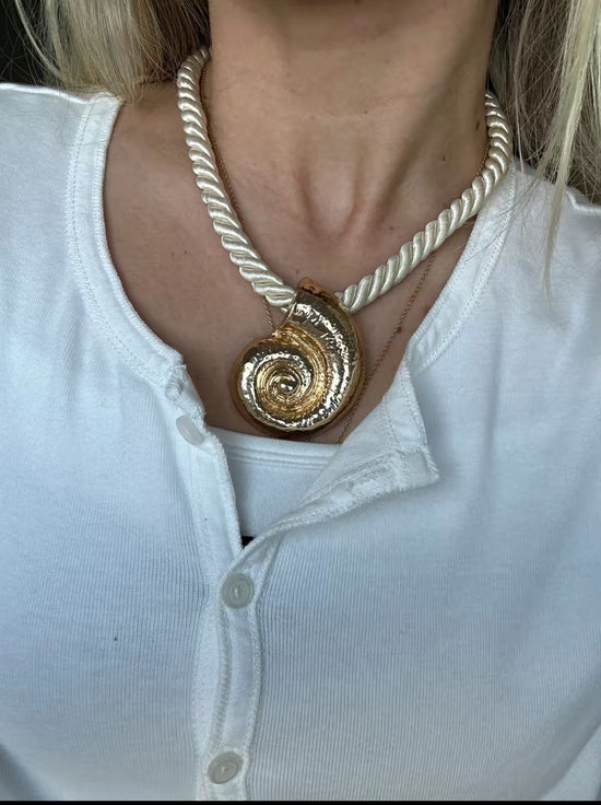 Colorful Statement Seashell Necklace (Gold Plated + Limited Edition)