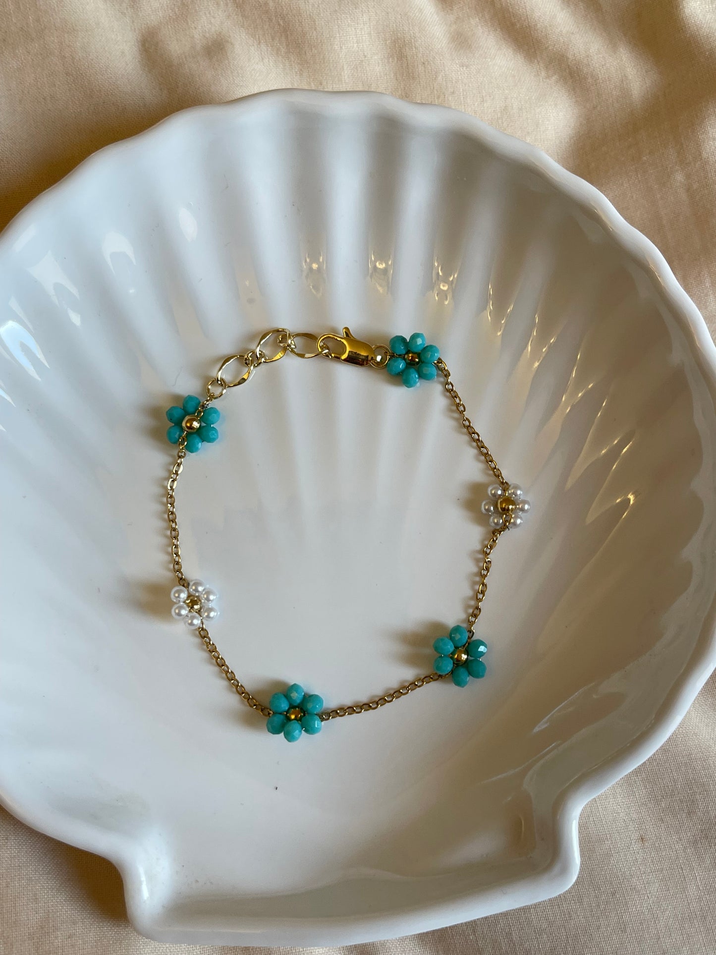 Dainty Flower Bracelet (Stainless Steel)