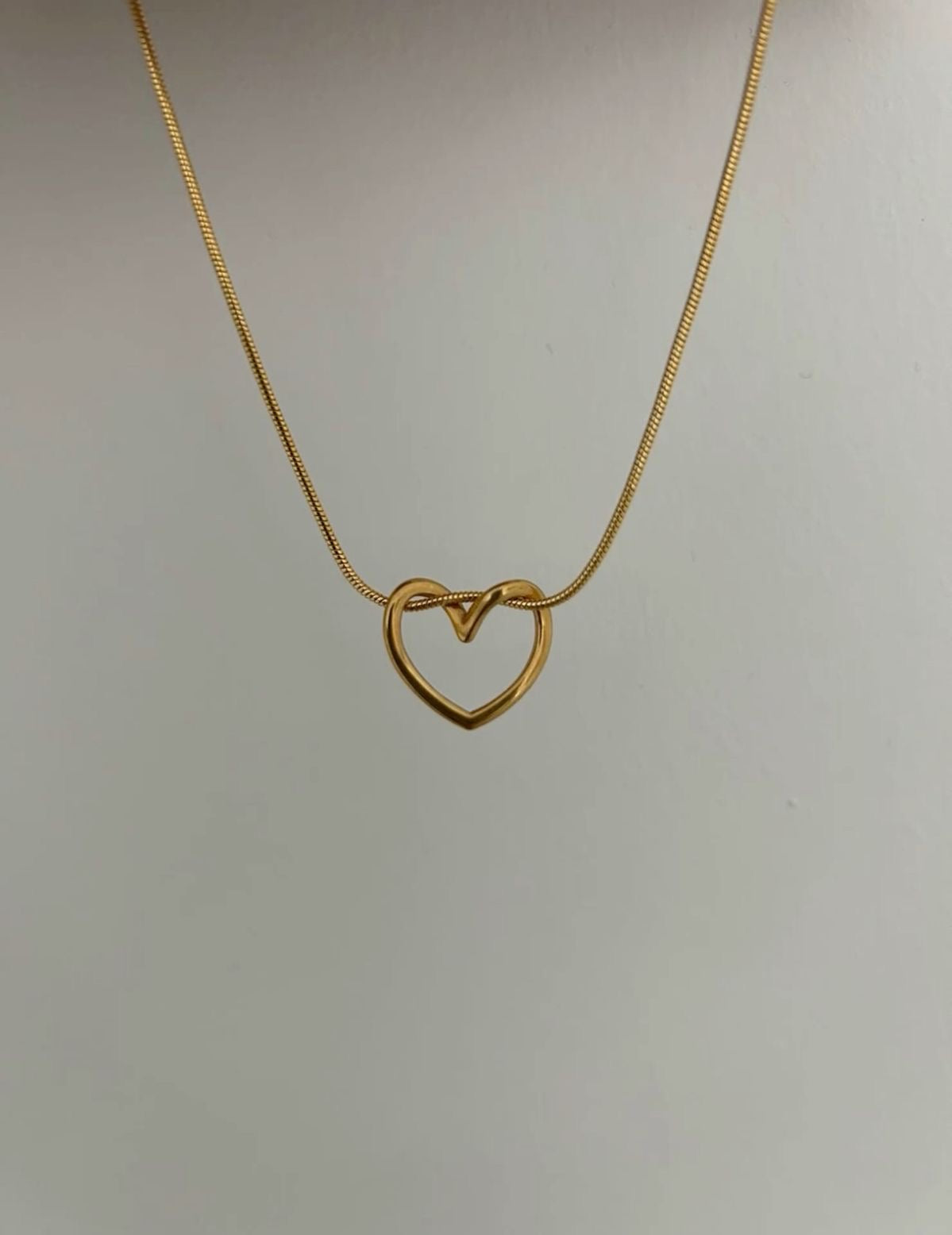 Heart Knot Necklace (Stainless Steel)