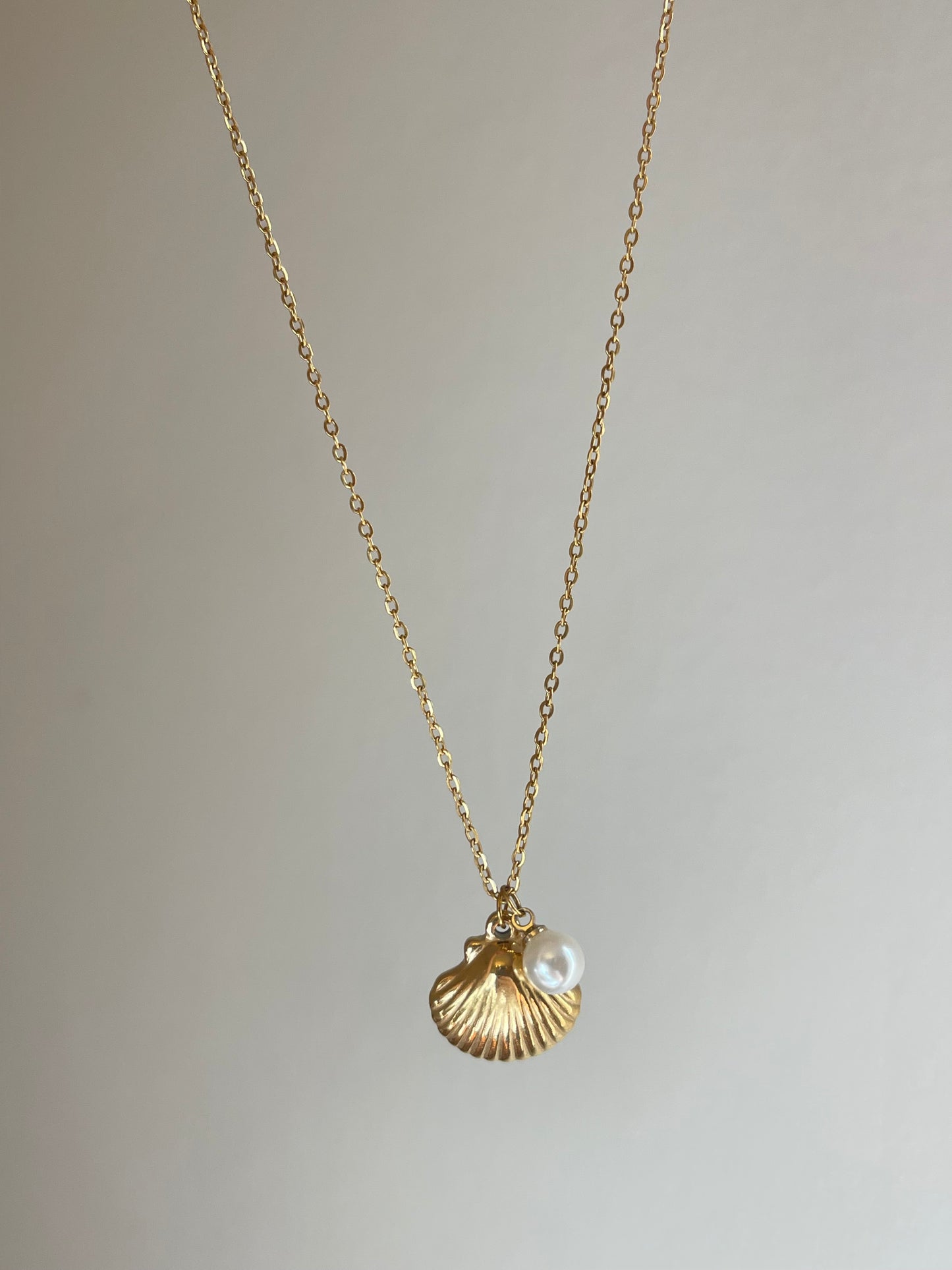 Seashell Pearl Necklace (Stainless Steel)