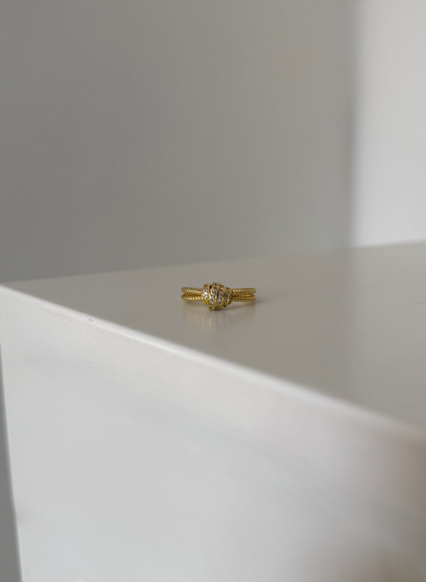 Twirly Dainty Ring 2.0 - Gold Plated