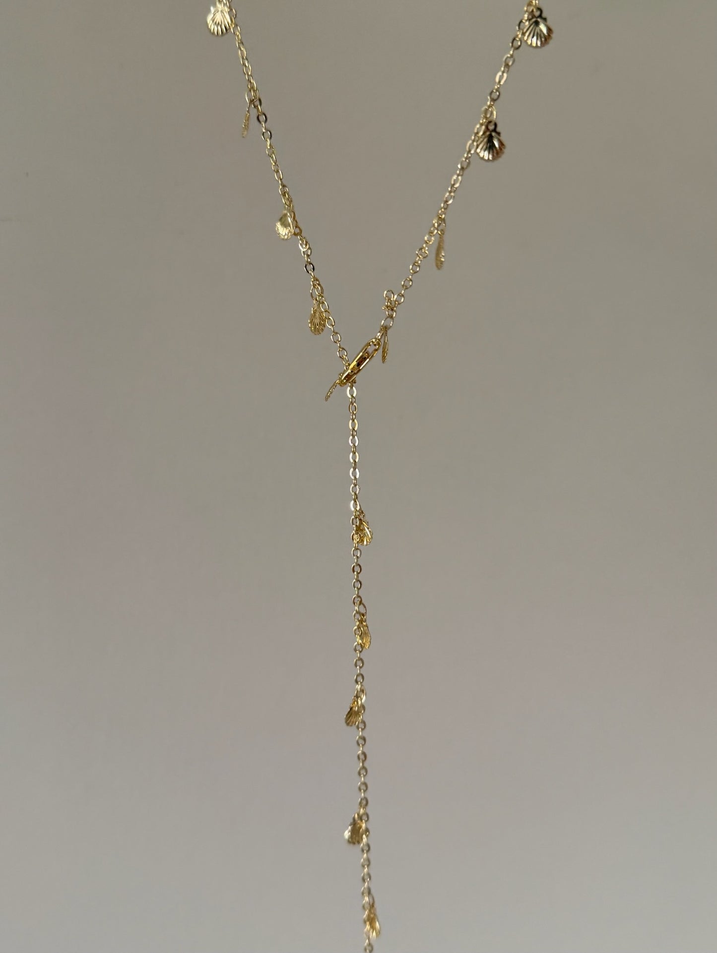 Seashell Drop Necklace (Gold-Plated)