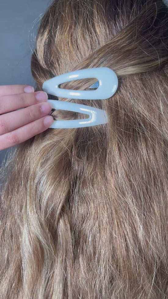 Load and play video in Gallery viewer, Jumbo Hair Clips (Set of 2)
