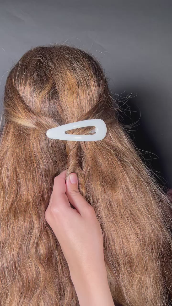 Load and play video in Gallery viewer, Jumbo Hair Clips (Set of 2)
